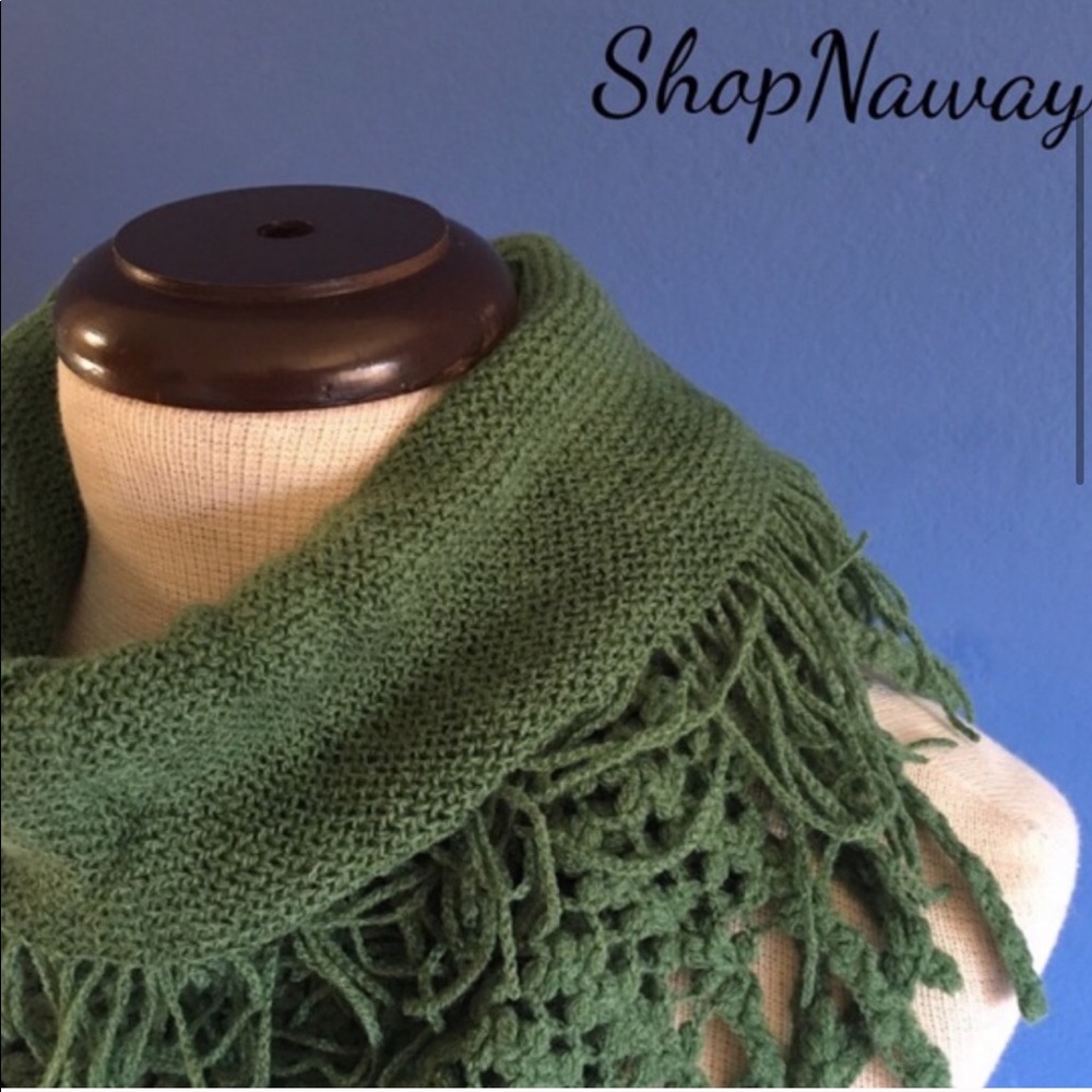 🆕 Two-Loop Knit Infinity Scarf (Green) - Picture 2 of 2
